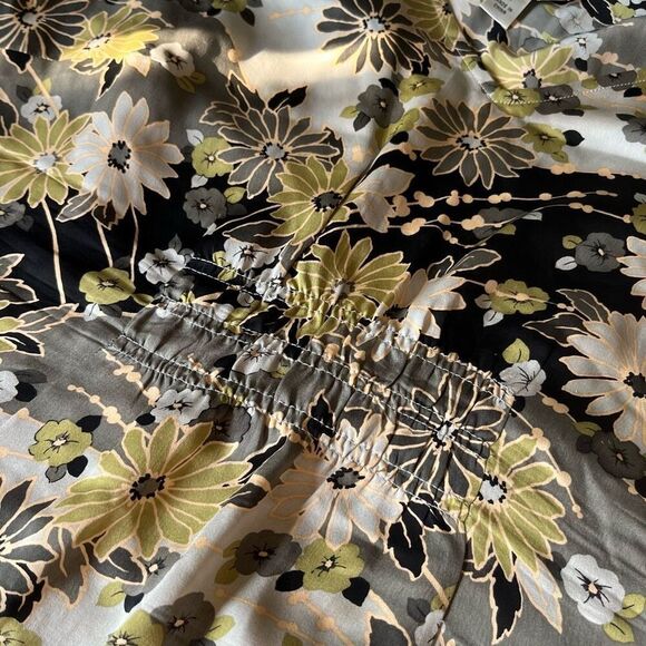 Talbots Pure Silk Y2K Satin Floral Top – Size 14 – Side Zip, Cap Sleeve, Fit & F - Picture 7 of 9